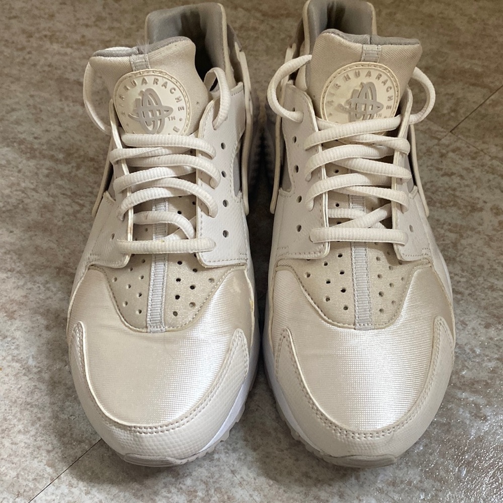 Nike Hurache size 7